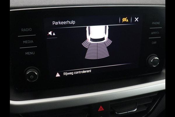 Škoda Kamiq 1.0 TSI Sport | Automaat | Carplay | Sportstoelen | DAB | Climate control | Parkeerhulp | Cruise control | Full LED | Bluetooth