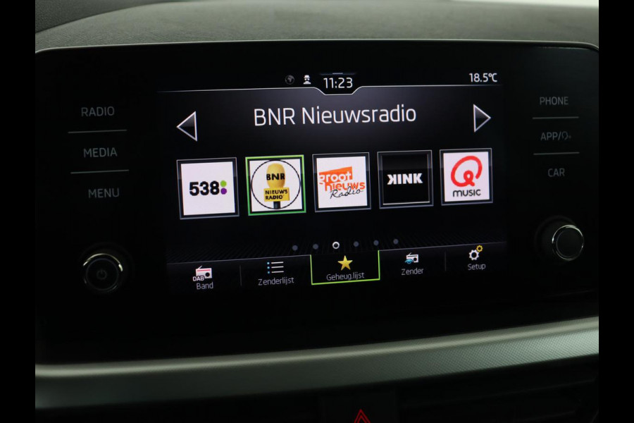 Škoda Kamiq 1.0 TSI Sport | Automaat | Carplay | Sportstoelen | DAB | Climate control | Parkeerhulp | Cruise control | Full LED | Bluetooth