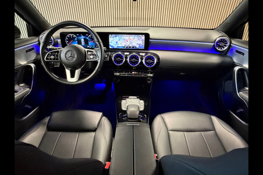 Mercedes-Benz A-Klasse 180 Business Solution AUT. PARKEERSENSOREN VOOR EN ACHTER CRUISE CONTROL STOELVERWARMING NAVI LDER