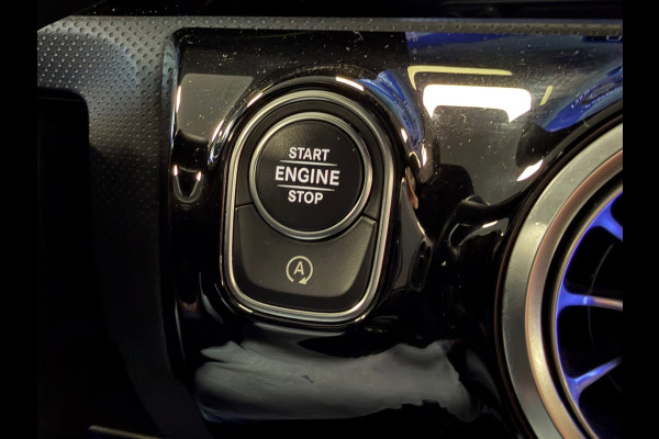 Mercedes-Benz A-Klasse 180 Business Solution AUT. PARKEERSENSOREN VOOR EN ACHTER CRUISE CONTROL STOELVERWARMING NAVI LDER