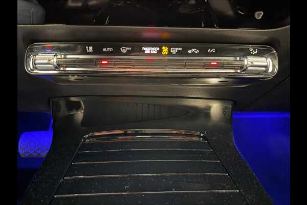 Mercedes-Benz A-Klasse 180 Business Solution AUT. PARKEERSENSOREN VOOR EN ACHTER CRUISE CONTROL STOELVERWARMING NAVI LDER