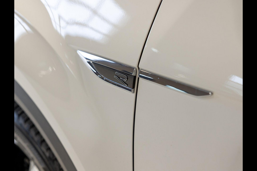 Volkswagen T-Roc 1.5 TSI R-Line Edition / 150pk / Stoel en stuur verwarming / Achteruitrij camera / Keyless /