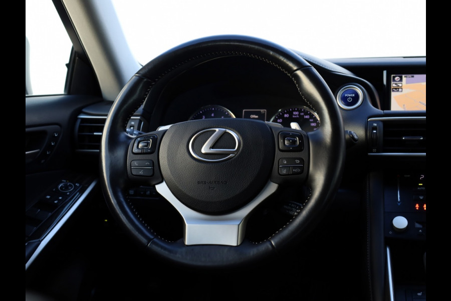 Lexus IS 300h Hybrid Luxury Line | Mark Levinson | Stoelventilatie | LED