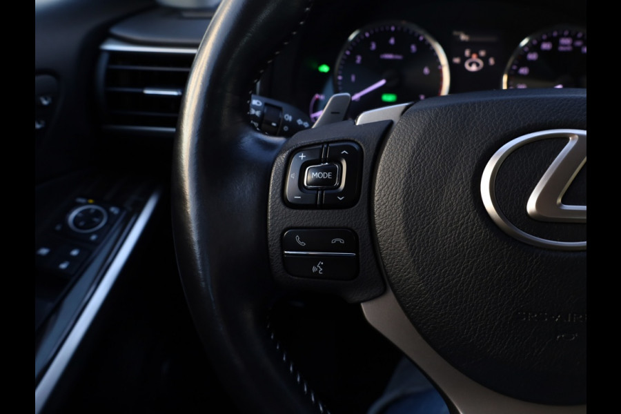 Lexus IS 300h Hybrid Luxury Line | Mark Levinson | Stoelventilatie | LED