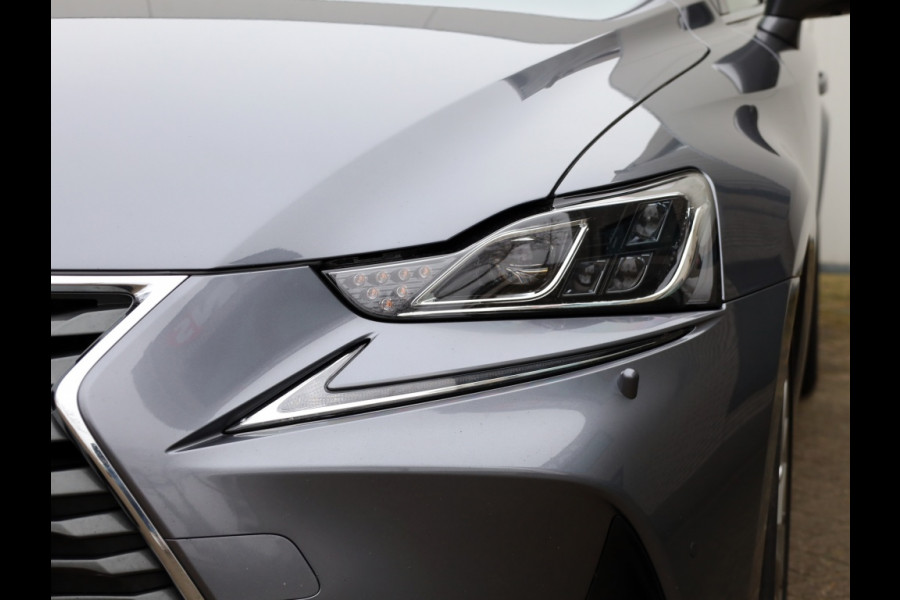 Lexus IS 300h Hybrid Luxury Line | Mark Levinson | Stoelventilatie | LED
