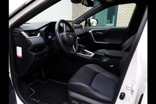 Toyota RAV4 2.5 Hybrid Bi-Tone | Panoramadak | JBL Audio | Treeplanken