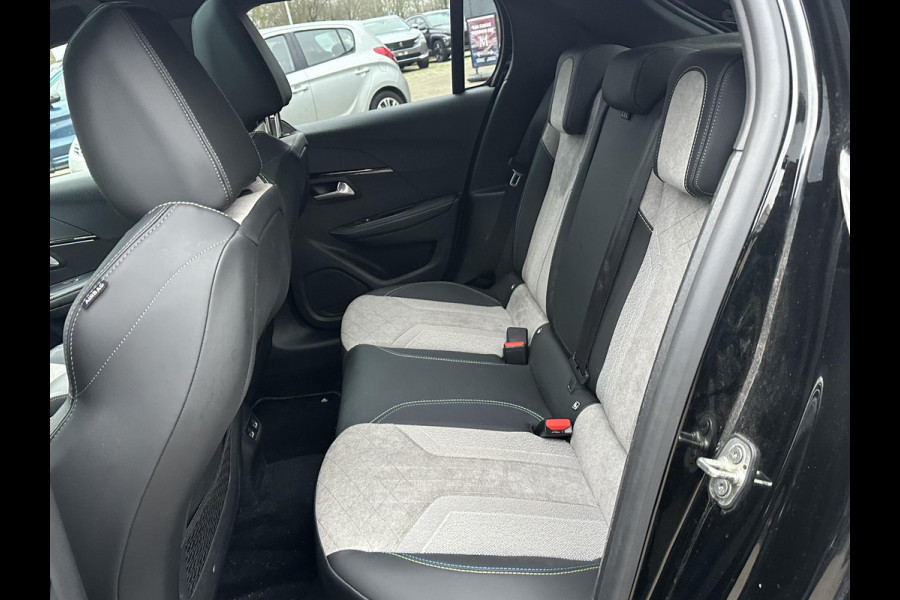 Peugeot e-208 EV GT 350 50 kWh VAN: 17.900,- VOOR: 15.877,- UW EINDEJAARSVOORDEEL: 2.023,- EURO | 3-fase laden | SOH 88% | Panoramadak | Adaptieve cruise control | Virtual cockpit | Stoelverwarming | Full options