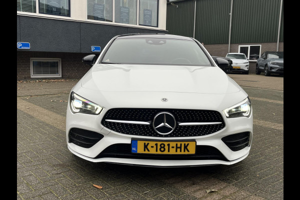 Mercedes-Benz CLA-Klasse 200 Business Solution AMG l 1e eigenaar | NL Auto  Panoramadak | Sfeerverlichting | Elektrische stoelen met geheugen | Camera | Apple CarPlay | Rijklaar geleverd met 12 maanden BOVAG-garantie
