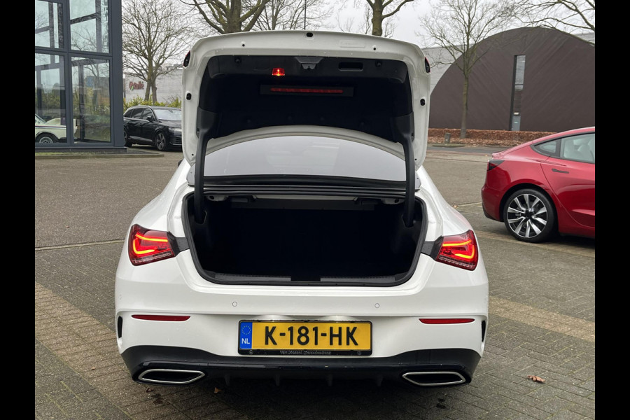 Mercedes-Benz CLA-Klasse 200 Business Solution AMG l 1e eigenaar | NL Auto  Panoramadak | Sfeerverlichting | Elektrische stoelen met geheugen | Camera | Apple CarPlay | Rijklaar geleverd met 12 maanden BOVAG-garantie