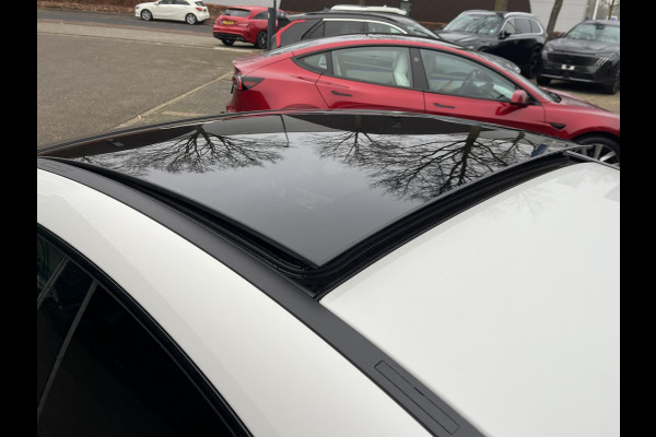 Mercedes-Benz CLA-Klasse 200 Business Solution AMG l 1e eigenaar | NL Auto  Panoramadak | Sfeerverlichting | Elektrische stoelen met geheugen | Camera | Apple CarPlay | Rijklaar geleverd met 12 maanden BOVAG-garantie