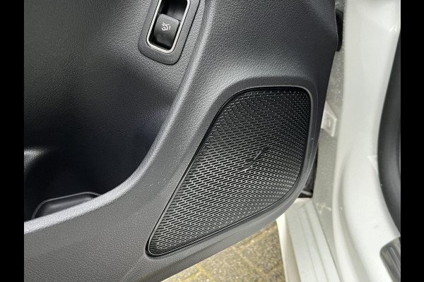 Mercedes-Benz CLA-Klasse 200 Business Solution AMG l 1e eigenaar | NL Auto  Panoramadak | Sfeerverlichting | Elektrische stoelen met geheugen | Camera | Apple CarPlay | Rijklaar geleverd met 12 maanden BOVAG-garantie