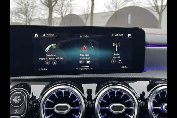 Mercedes-Benz CLA-Klasse 200 Business Solution AMG l 1e eigenaar | NL Auto  Panoramadak | Sfeerverlichting | Elektrische stoelen met geheugen | Camera | Apple CarPlay | Rijklaar geleverd met 12 maanden BOVAG-garantie