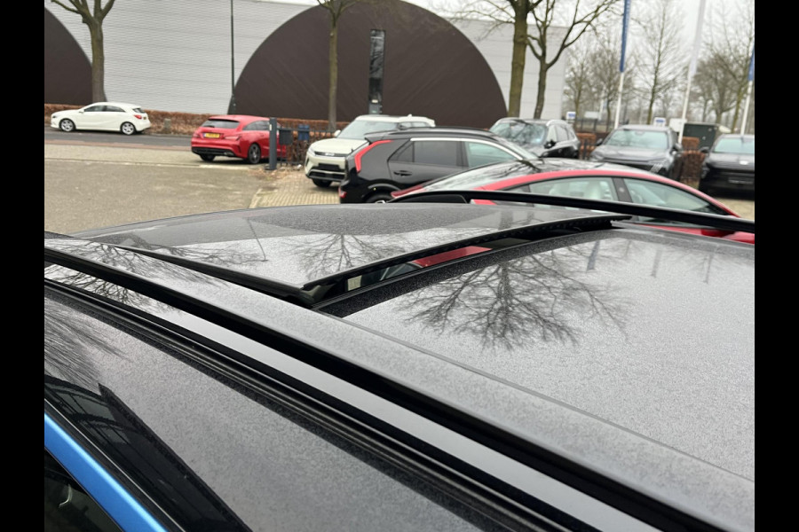 Lynk & Co 01 1.5 VAN: €24.900,- VOOR: €21.440,- UW EINDEJAARSVOORDEEL: €3.460,- | PHEV PLUG-IN HYBRIDE | COMPLETE AUTO | ELEKTRISCH PANORAMADAK | FULL OPTIONS | LYNK & CO GARANTIE T/M 05-2026 | RIJKLAAR GELEVERD | BTW VERREKENBAARE|