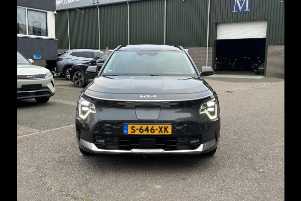 Kia Niro EV ExecutiveLine 64.8 kWh VAN: €31.900,- VOOR: €29.877,- UW EINDEJAARSVOORDEEL: €2.023|10 JAAR GARANTIE| PANO| STOEL+ STUURVERWARMING|ELEK. ACHTERKLEP|  STOELVENTILATIE| ACHTERBANK VERWARMD| MEM. STOEL| HEAD-UP|