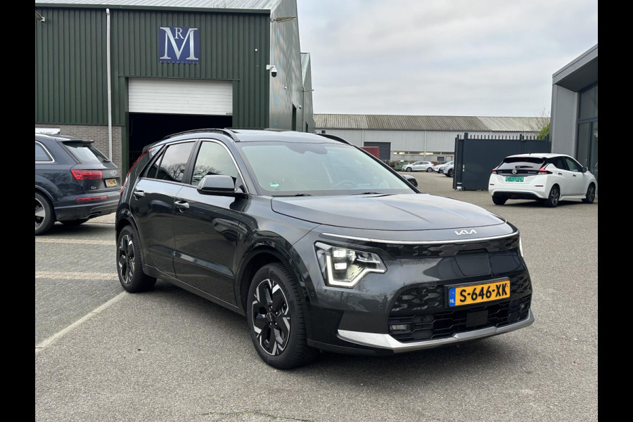 Kia Niro EV ExecutiveLine 64.8 kWh VAN: €31.900,- VOOR: €29.877,- UW EINDEJAARSVOORDEEL: €2.023|10 JAAR GARANTIE| PANO| STOEL+ STUURVERWARMING|ELEK. ACHTERKLEP|  STOELVENTILATIE| ACHTERBANK VERWARMD| MEM. STOEL| HEAD-UP|