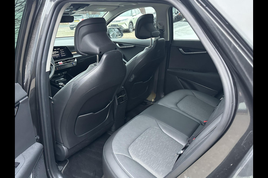 Kia Niro EV ExecutiveLine 64.8 kWh VAN: €31.900,- VOOR: €29.877,- UW EINDEJAARSVOORDEEL: €2.023|10 JAAR GARANTIE| PANO| STOEL+ STUURVERWARMING|ELEK. ACHTERKLEP|  STOELVENTILATIE| ACHTERBANK VERWARMD| MEM. STOEL| HEAD-UP|