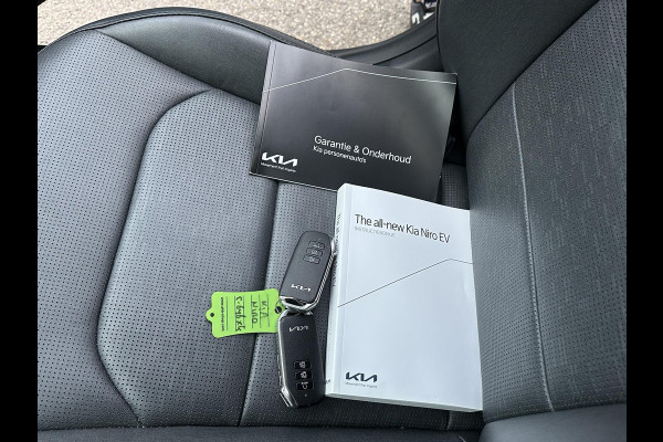 Kia Niro EV ExecutiveLine 64.8 kWh VAN: €31.900,- VOOR: €29.877,- UW EINDEJAARSVOORDEEL: €2.023|10 JAAR GARANTIE| PANO| STOEL+ STUURVERWARMING|ELEK. ACHTERKLEP|  STOELVENTILATIE| ACHTERBANK VERWARMD| MEM. STOEL| HEAD-UP|