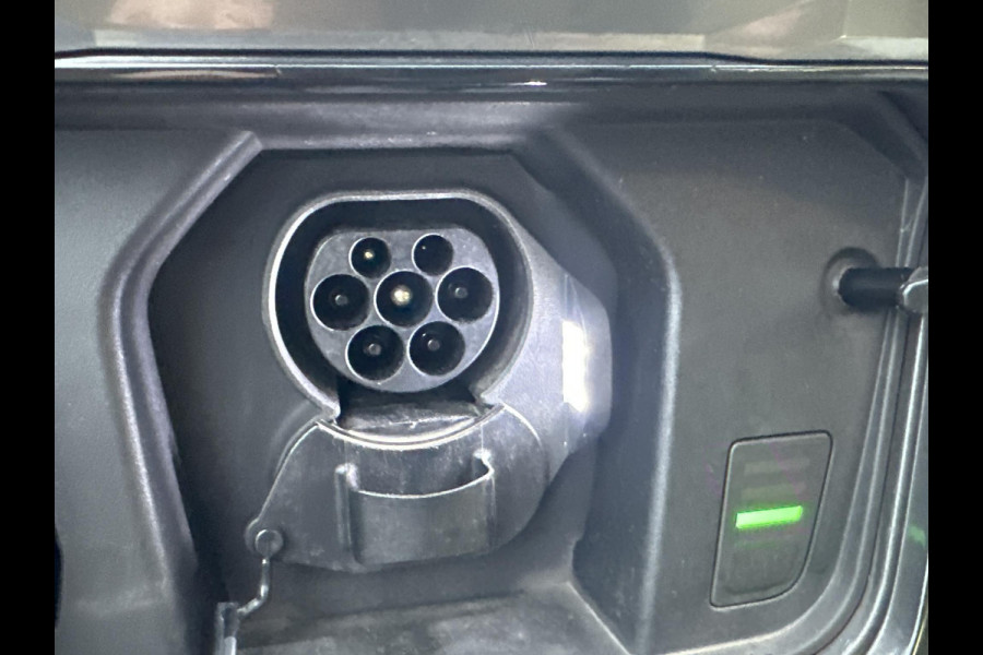 Kia Niro EV ExecutiveLine 64.8 kWh VAN: €31.900,- VOOR: €29.877,- UW EINDEJAARSVOORDEEL: €2.023|10 JAAR GARANTIE| PANO| STOEL+ STUURVERWARMING|ELEK. ACHTERKLEP|  STOELVENTILATIE| ACHTERBANK VERWARMD| MEM. STOEL| HEAD-UP|