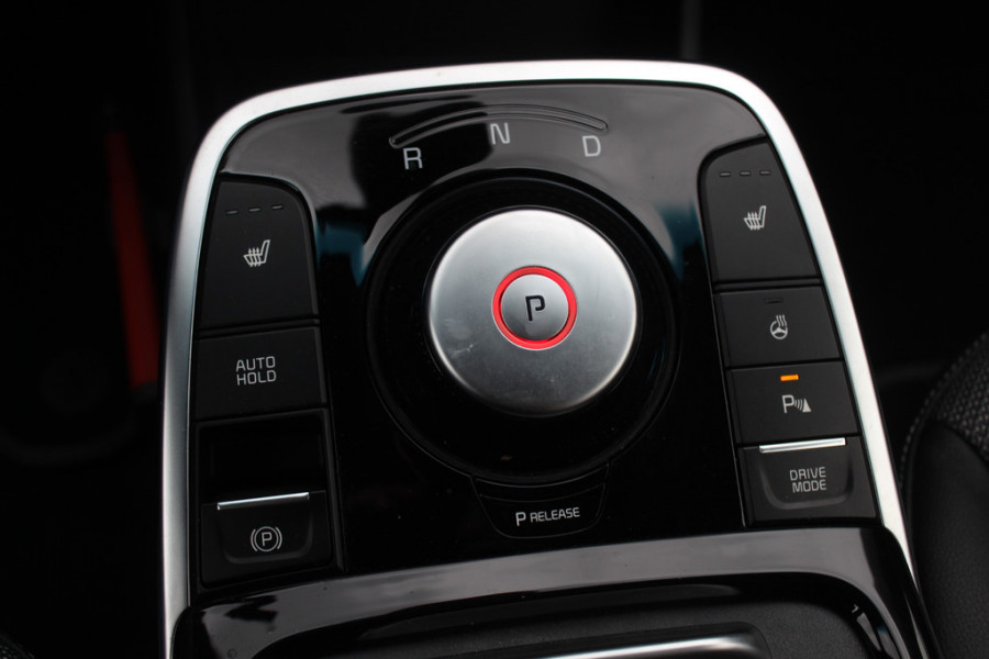 Kia e-Niro DynamicPlusLine 64 kWh / SoH 97.3% / Camera / Schuifdak / Leder / Keyless / Navigatie / Dodehoek / DAB / Cruise Control