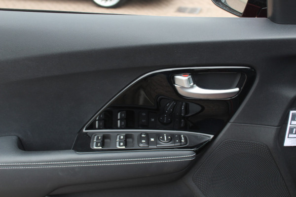 Kia e-Niro DynamicPlusLine 64 kWh / SoH 97.3% / Camera / Schuifdak / Leder / Keyless / Navigatie / Dodehoek / DAB / Cruise Control
