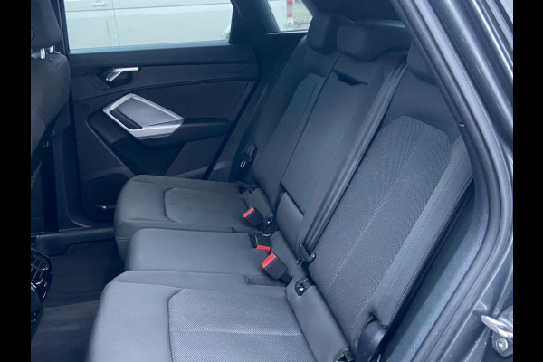 Audi Q3 45E TFSI S-LINE/AUT/CAMERA/MATRIX/BLINDSPOT/LANE/VIRTUAL