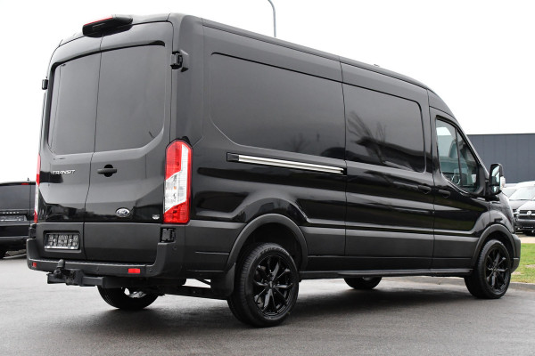 Ford Transit 350 2.0 TDCI L3H2 Black Edition GEEN BTW! 360 Camera, Adaptieve Cruise, Automaat, Sensoren, Stoelverwarming, Trekhaak, Uniek!