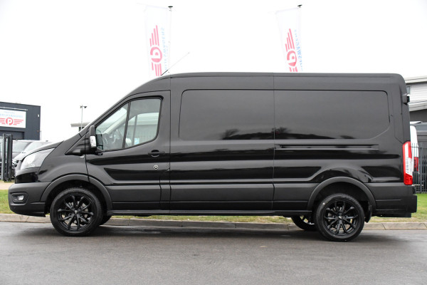 Ford Transit 350 2.0 TDCI L3H2 Black Edition GEEN BTW! 360 Camera, Adaptieve Cruise, Automaat, Sensoren, Stoelverwarming, Trekhaak, Uniek!