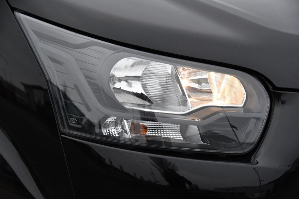 Ford Transit 350 2.0 TDCI L3H2 Black Edition GEEN BTW! 360 Camera, Adaptieve Cruise, Automaat, Sensoren, Stoelverwarming, Trekhaak, Uniek!