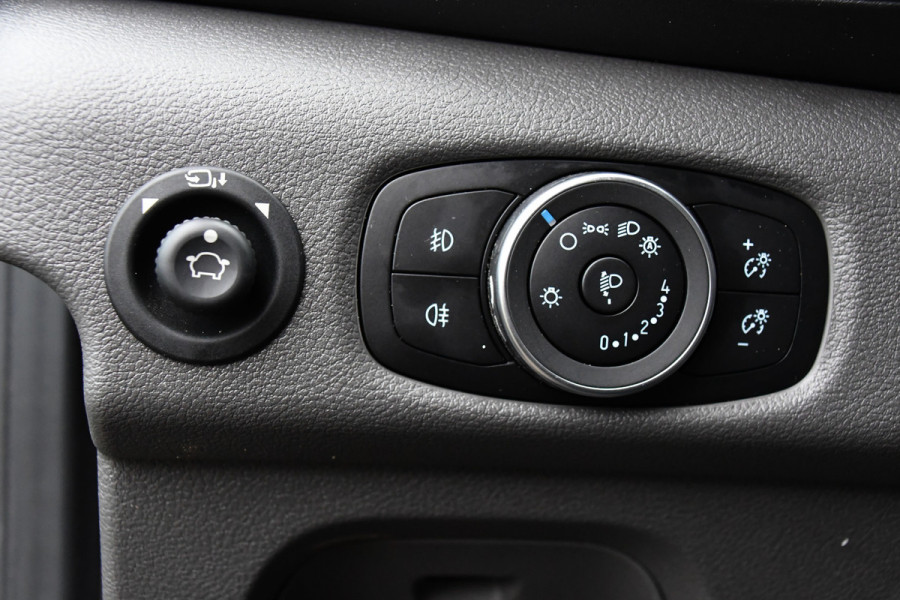 Ford Transit 350 2.0 TDCI L3H2 Black Edition GEEN BTW! 360 Camera, Adaptieve Cruise, Automaat, Sensoren, Stoelverwarming, Trekhaak, Uniek!