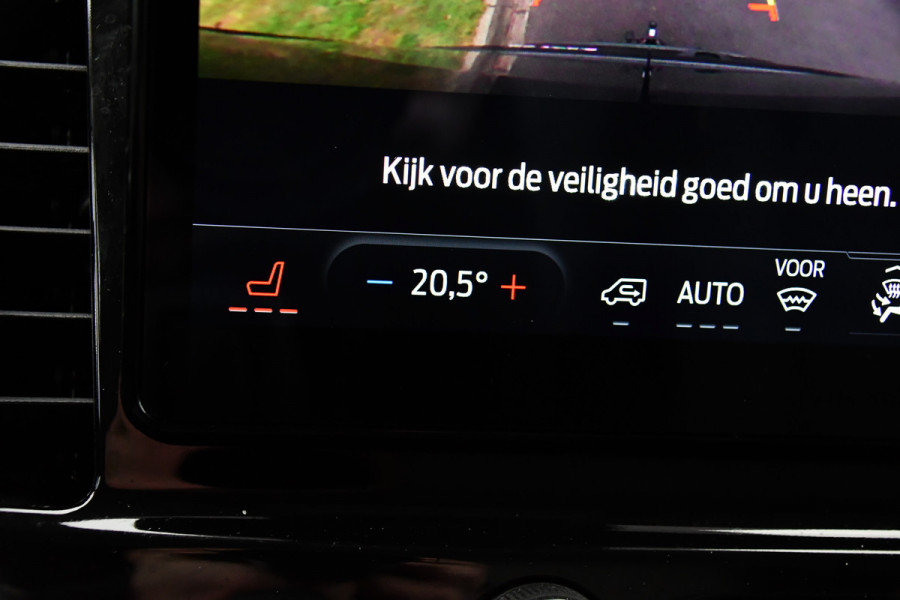 Ford Transit 350 2.0 TDCI L3H2 Black Edition GEEN BTW! 360 Camera, Adaptieve Cruise, Automaat, Sensoren, Stoelverwarming, Trekhaak, Uniek!