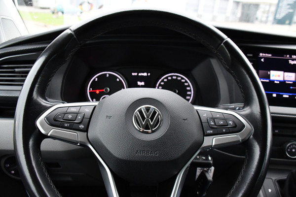 Volkswagen Transporter 2.0 TDI L2H1 DC Highline Adaptieve Cruise, Camera, Carplay, LED, 150pk, Automaat, Multimedia, Trekhaak, Uniek!