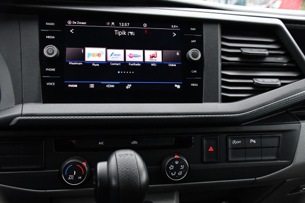 Volkswagen Transporter 2.0 TDI L2H1 DC Highline Adaptieve Cruise, Camera, Carplay, LED, 150pk, Automaat, Multimedia, Trekhaak, Uniek!