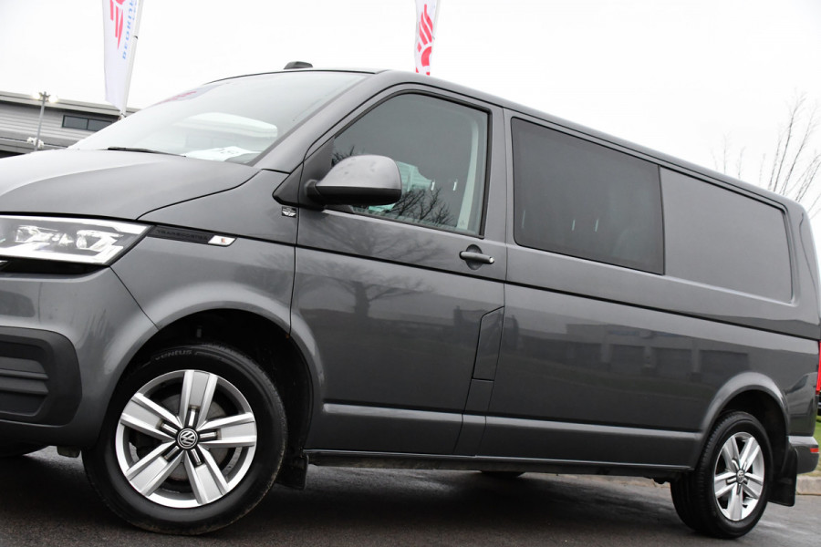 Volkswagen Transporter 2.0 TDI L2H1 DC Highline Adaptieve Cruise, Camera, Carplay, LED, 150pk, Automaat, Multimedia, Trekhaak, Uniek!