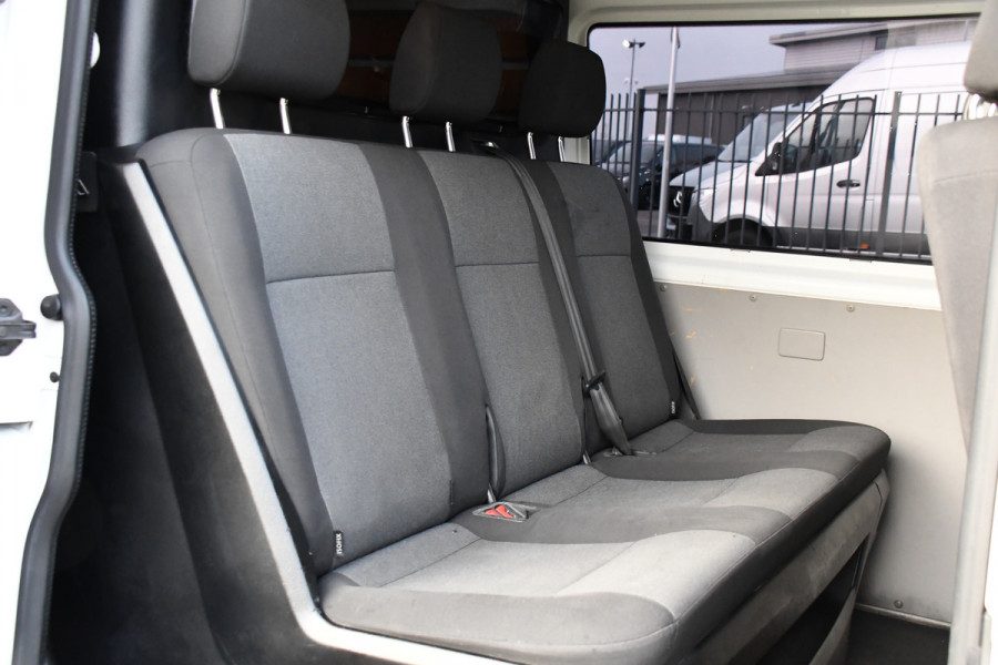 Volkswagen Transporter 2.0 TDI L2H1 DC Edition Cruise, Sensoren, Trekhaak, Airco, 85pk, Radio, Direct leverbaar!