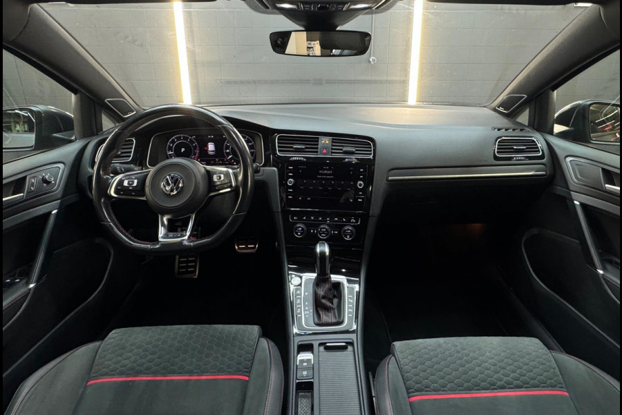 Volkswagen Golf 2.0 TSI GTI Performance Pano|Dynaudio|DCC|Dodehoek|ACC|Lane Assist|Camera|ParkPilot|Standkachel|Sfeer|Stoelver