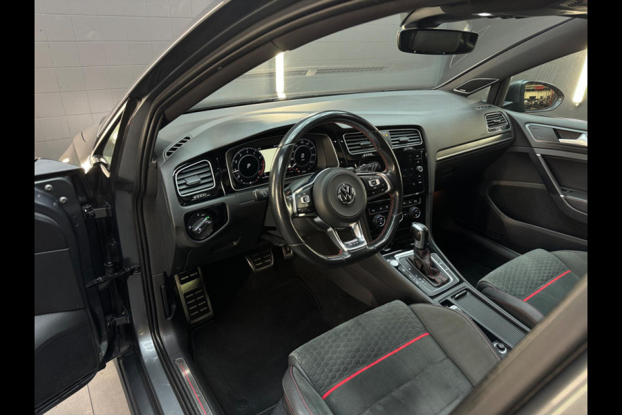 Volkswagen Golf 2.0 TSI GTI Performance Pano|Dynaudio|DCC|Dodehoek|ACC|Lane Assist|Camera|ParkPilot|Standkachel|Sfeer|Stoelver