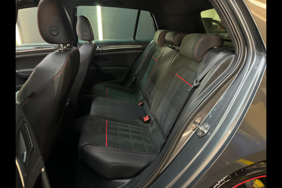 Volkswagen Golf 2.0 TSI GTI Performance Pano|Dynaudio|DCC|Dodehoek|ACC|Lane Assist|Camera|ParkPilot|Standkachel|Sfeer|Stoelver