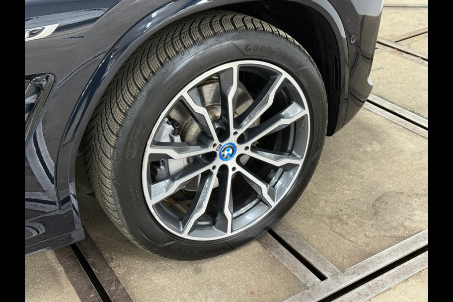 BMW X3 XDrive30e High Executive | Shadow Line | M-Sport | Pano | 20' inch | LED | Camera