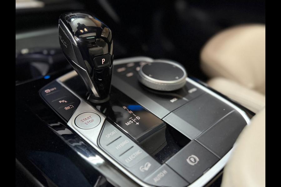 BMW X3 XDrive30e High Executive | Shadow Line | M-Sport | Pano | 20' inch | LED | Camera