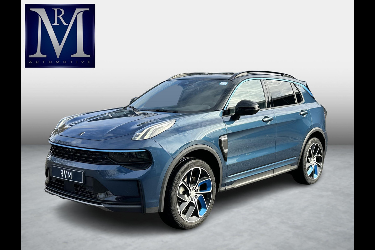 Lynk & Co 01 1.5 | 11.000KM! PHEV PLUG-IN HYBRIDE | COMPLETE AUTO / ZWARTE HEMEL | ELEKTRISCH PANORAMADAK | FULL OPTIONS | LYNK & CO GARANTIE T/M 4-2028 | RIJKLAAR GELEVERD | BTW VERREKENBAAR