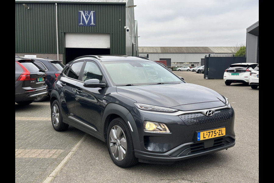 Hyundai Kona EV Fashion 64 kWh 100% SOH| DEALER ONDERHOUDEN | ZEER NETTE AUTO. | DODE HOEK| KRELL PREMIUM AUDIO| HEAD-UP | CAMERA|