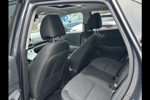 Hyundai Kona EV Fashion 64 kWh 100% SOH| DEALER ONDERHOUDEN | ZEER NETTE AUTO. | DODE HOEK| KRELL PREMIUM AUDIO| HEAD-UP | CAMERA|