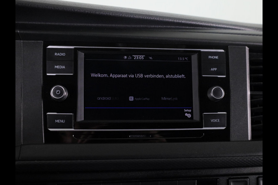 Volkswagen Transporter 2.0 TDI L2H3 28 110 pk | Verlengde garantie | Navigatie via App | Trekhaak | Parkeersensoren achter | Cruise control |