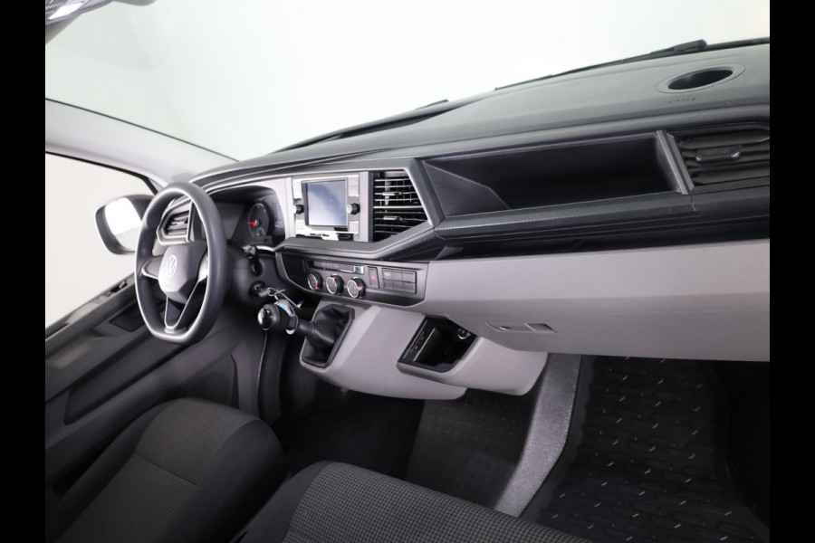 Volkswagen Transporter 2.0 TDI L2H3 28 110 pk | Verlengde garantie | Navigatie via App | Trekhaak | Parkeersensoren achter | Cruise control |