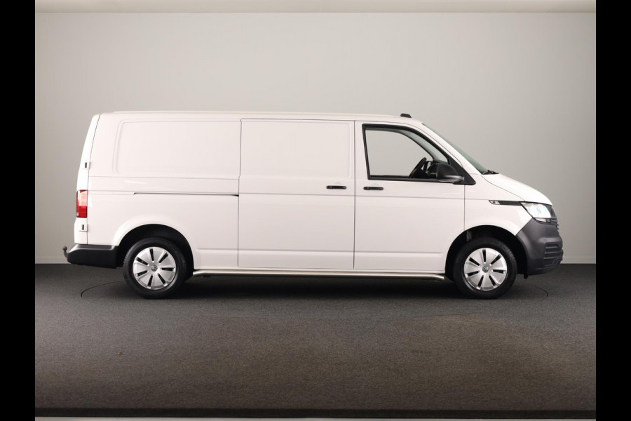 Volkswagen Transporter 2.0 TDI L2H3 28 110 pk | Verlengde garantie | Navigatie via App | Trekhaak | Parkeersensoren achter | Cruise control |