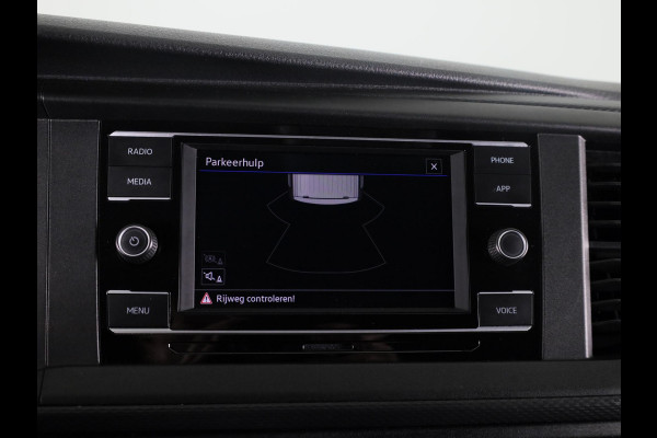 Volkswagen Transporter 2.0 TDI L2H3 28 110 pk | Verlengde garantie | Navigatie via App | Trekhaak | Parkeersensoren achter | Cruise control |