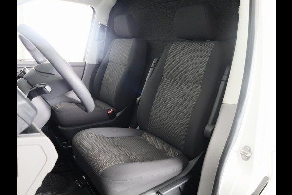 Volkswagen Transporter Bestelwagen L2 28 2.0 TDI 110 pk | Verlengde garantie | Navigatie via App | Trekhaak | Parkeersensoren achter | Cruise control |