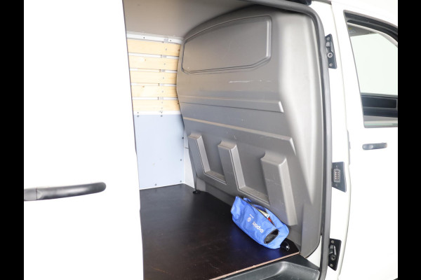 Volkswagen Transporter Bestelwagen L2 28 2.0 TDI 110 pk | Verlengde garantie | Navigatie via App | Trekhaak | Parkeersensoren achter | Cruise control |