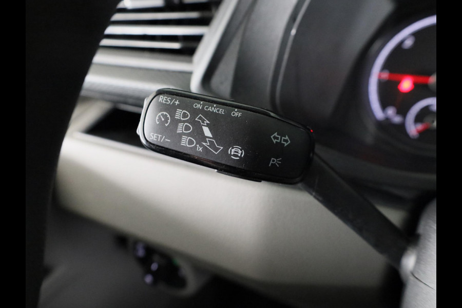 Volkswagen Transporter Bestelwagen L2 28 2.0 TDI 110 pk | Verlengde garantie | Navigatie via App | Trekhaak | Parkeersensoren achter | Cruise control |