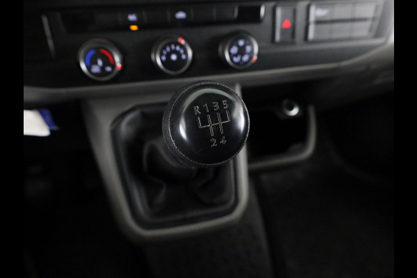Volkswagen Transporter Bestelwagen L2 28 2.0 TDI 110 pk | Verlengde garantie | Navigatie via App | Trekhaak | Parkeersensoren achter | Cruise control |